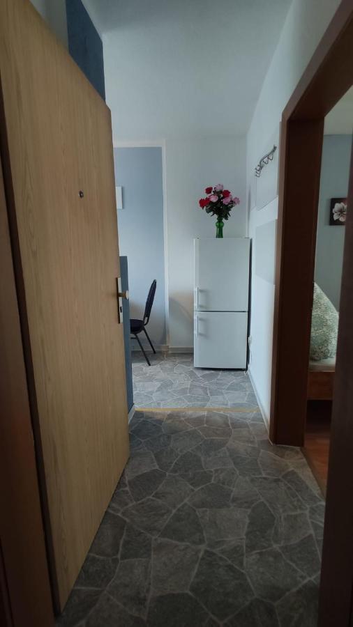 Thamy'S Homestay 2 Росток Екстериор снимка